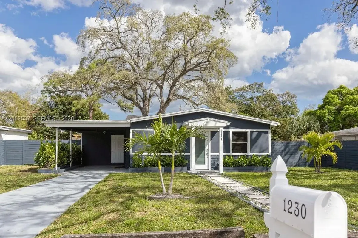 1230 NW 7th Ave, Fort Lauderdale: photo 1 of 55