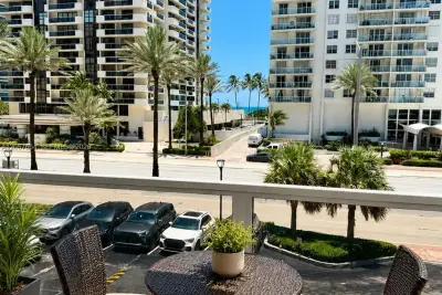 5700 Collins Ave #3C, Miami Beach: photo 1 of 10