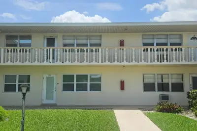 184 Waltham H, West Palm Beach: photo 1 of 14