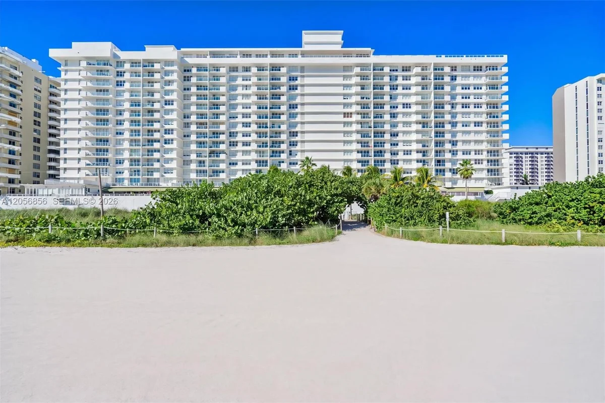 5601 Collins Ave #1723, Miami Beach: photo 1 of 23