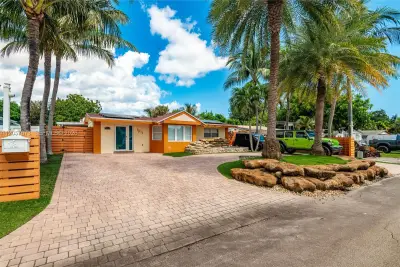 5711 Farragut St, Hollywood: photo 1 of 28