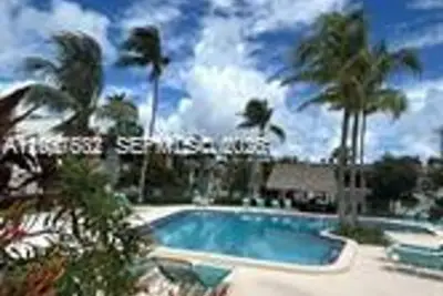 8261 SW 128th St #202, Pinecrest: photo 1 of 4