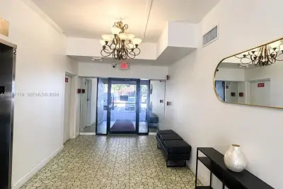 1465 NE 123rd St #609, North Miami: photo 1 of 28