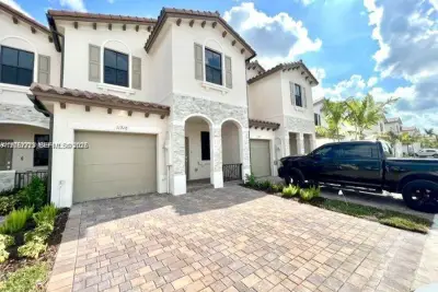11928 SW 244th Ln, Homestead: photo 1 of 10