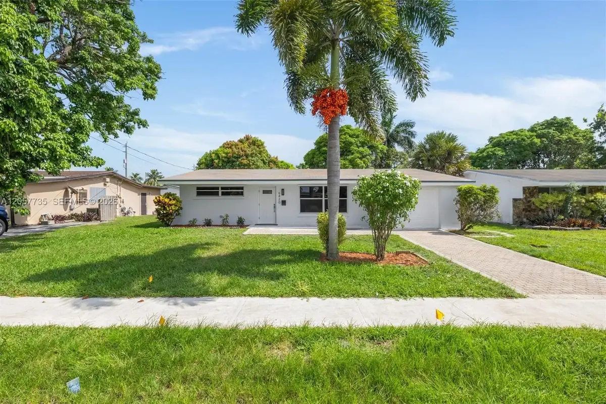 6420 NW 26th St, Sunrise: photo 1 of 36