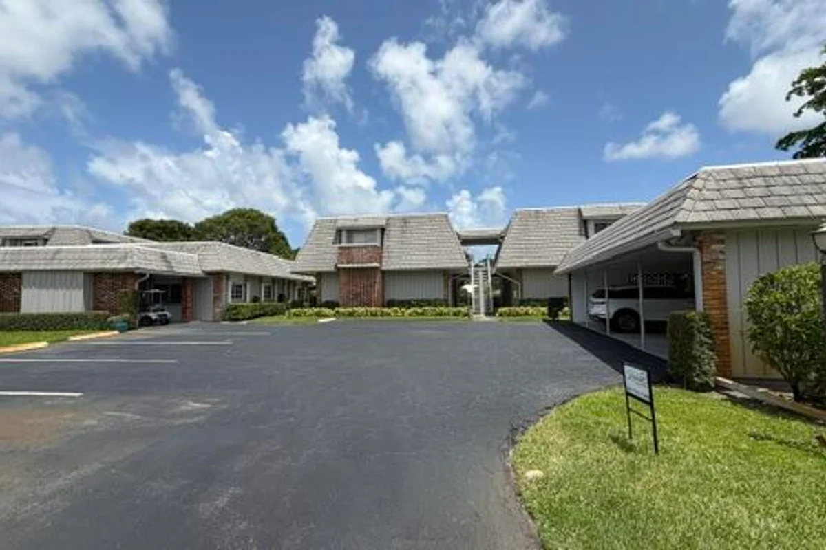 340 Orange Tree Dr #5, Atlantis: photo 1 of 21