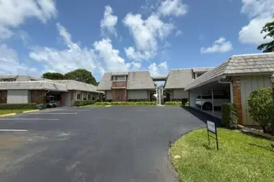 340 Orange Tree Dr #5, Atlantis: photo 1 of 21