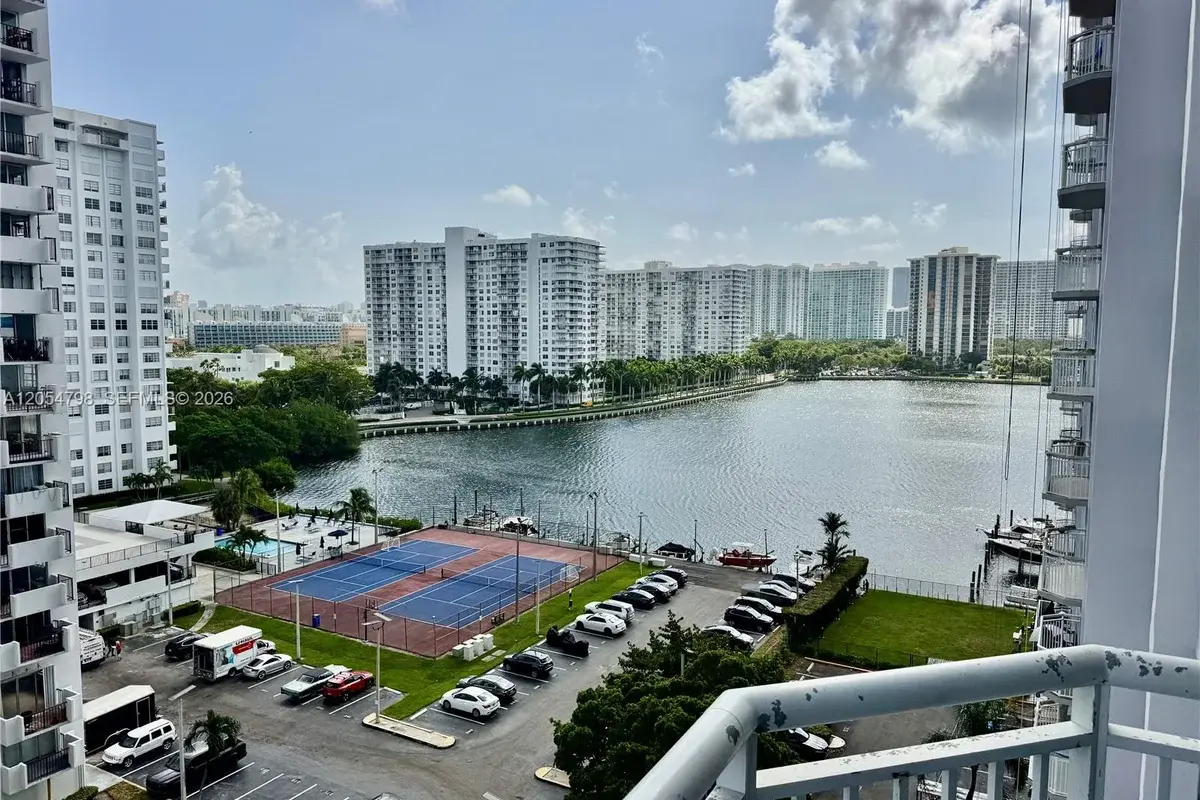 18051 Biscayne Blvd #1002, Aventura: photo 1 of 30