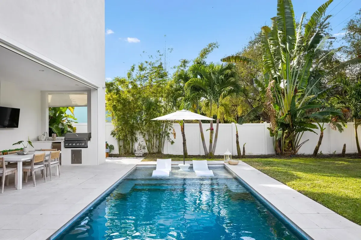 1405 NE 4th Ave, Boca Raton: photo 1 of 19