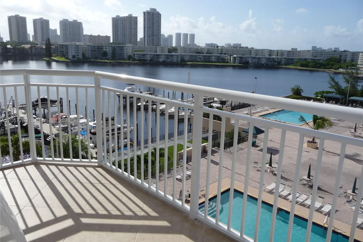 18071 Biscayne Blvd #603, Aventura: photo 1 of 45