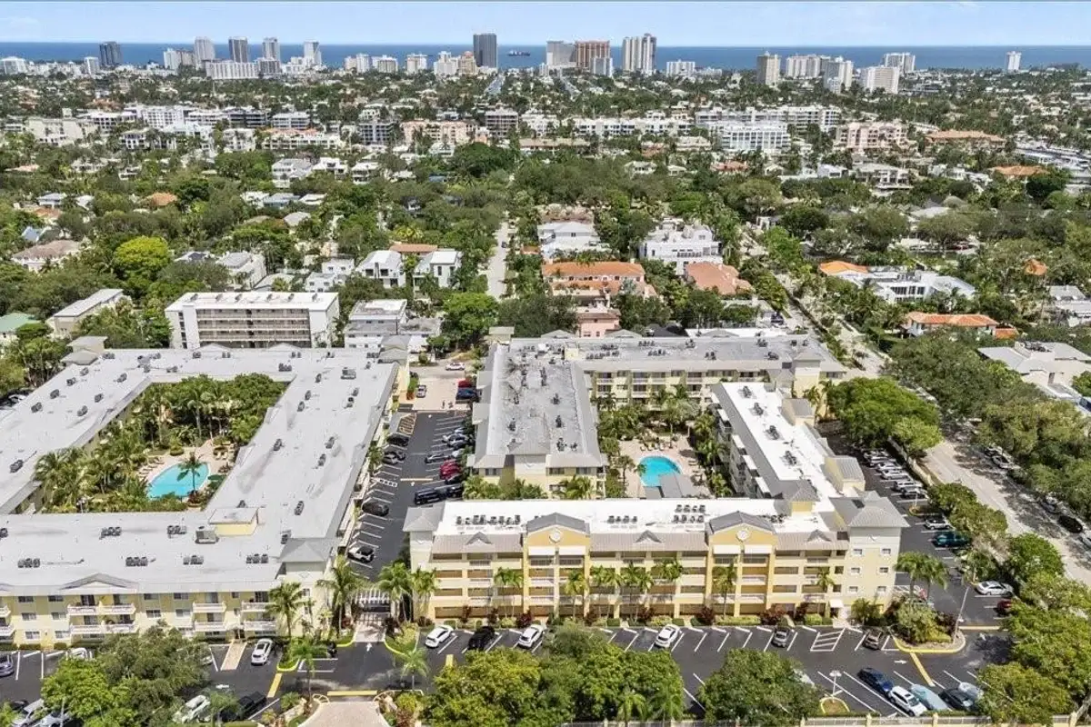1515 E Broward Blvd #403, Fort Lauderdale: photo 1 of 18