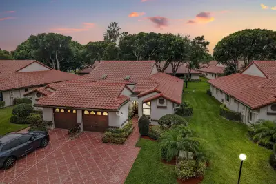 6353 Royal Manor Cir, Delray Beach: photo 1 of 31