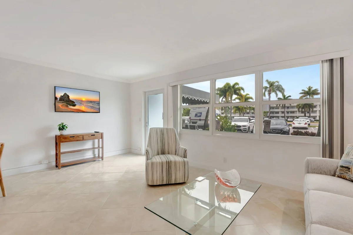 1072 Yarmouth Dr, Boca Raton: photo 1 of 46