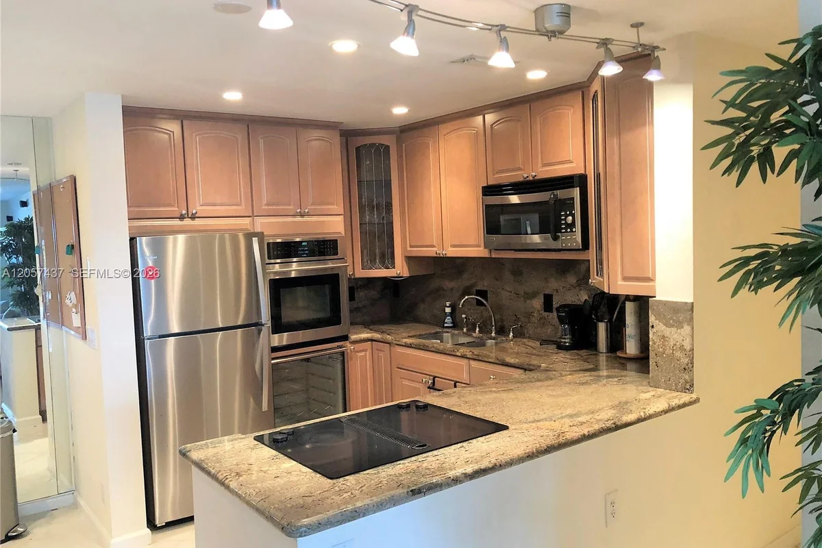 6339 Bay Club Dr #2, Fort Lauderdale: photo 1 of 49