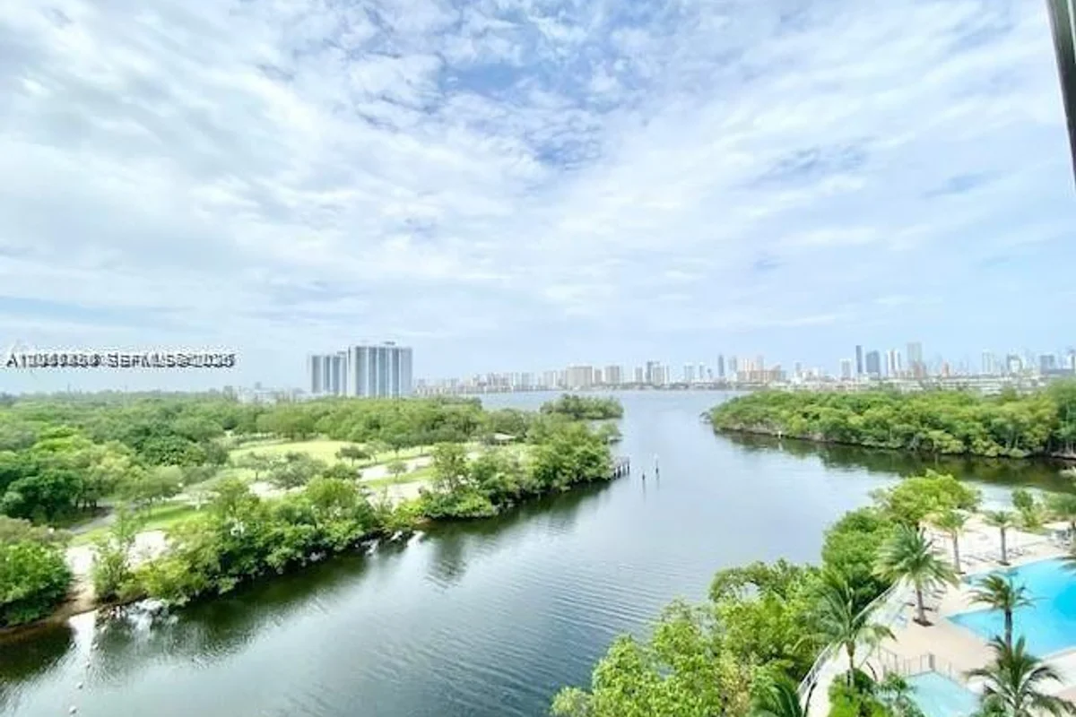 16385 Biscayne Blvd #702, North Miami Beach: photo 1 of 46