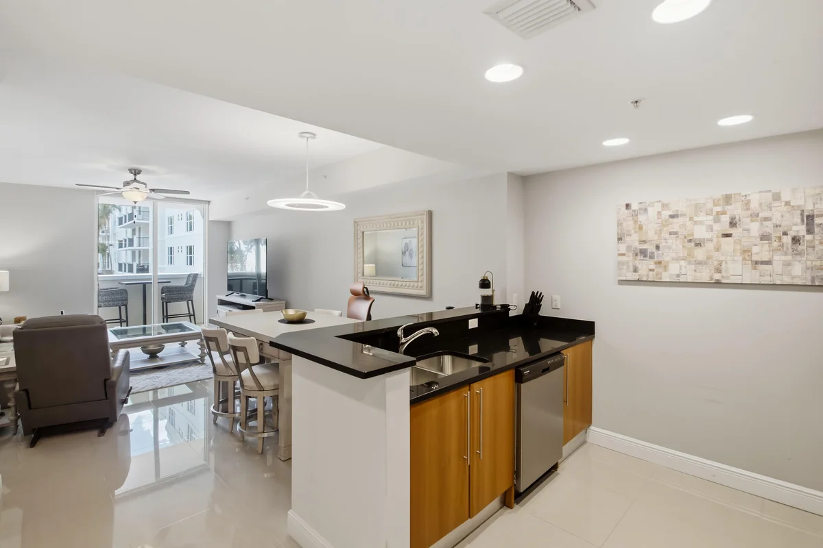 191 SE 20th Ave #210, Deerfield Beach: photo 1 of 56