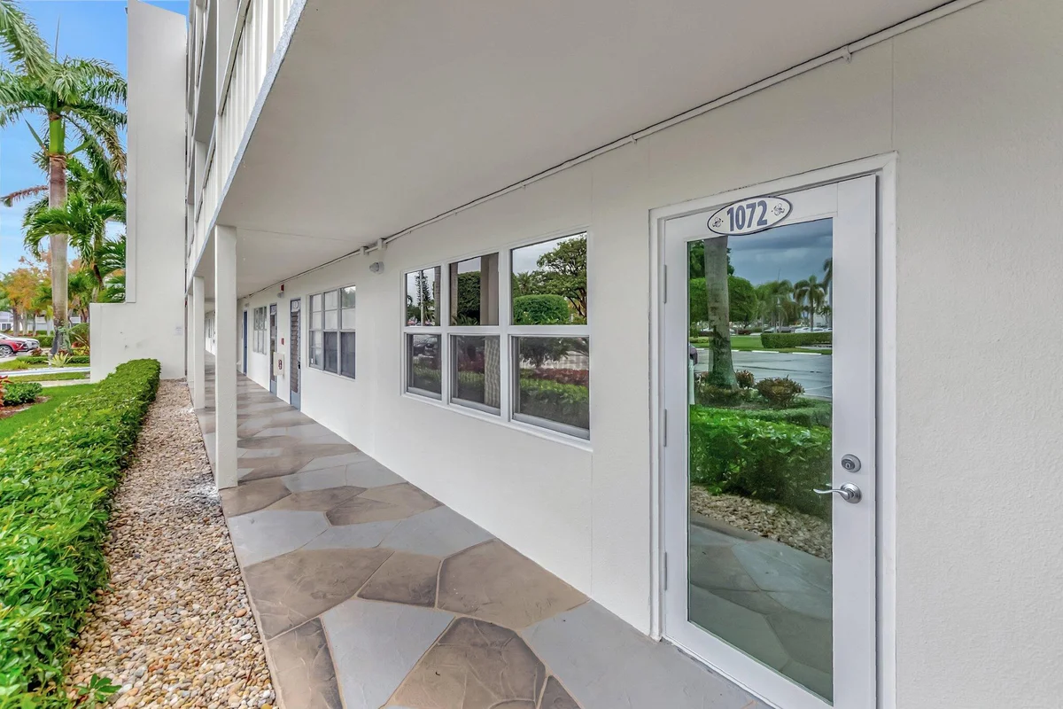 1072 Yarmouth Dr, Boca Raton: photo 1 of 58
