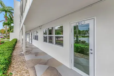1072 Yarmouth Dr, Boca Raton: photo 1 of 58