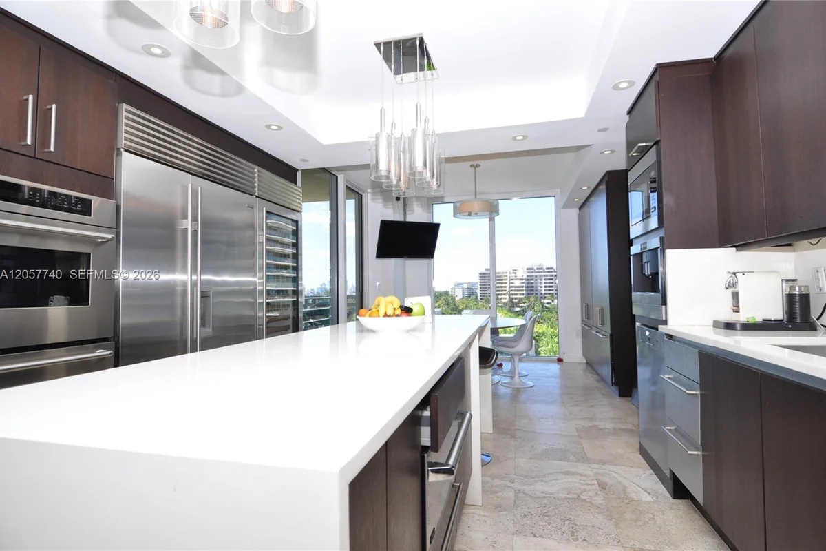 430 Grand Bay Dr #708, Key Biscayne: photo 1 of 9