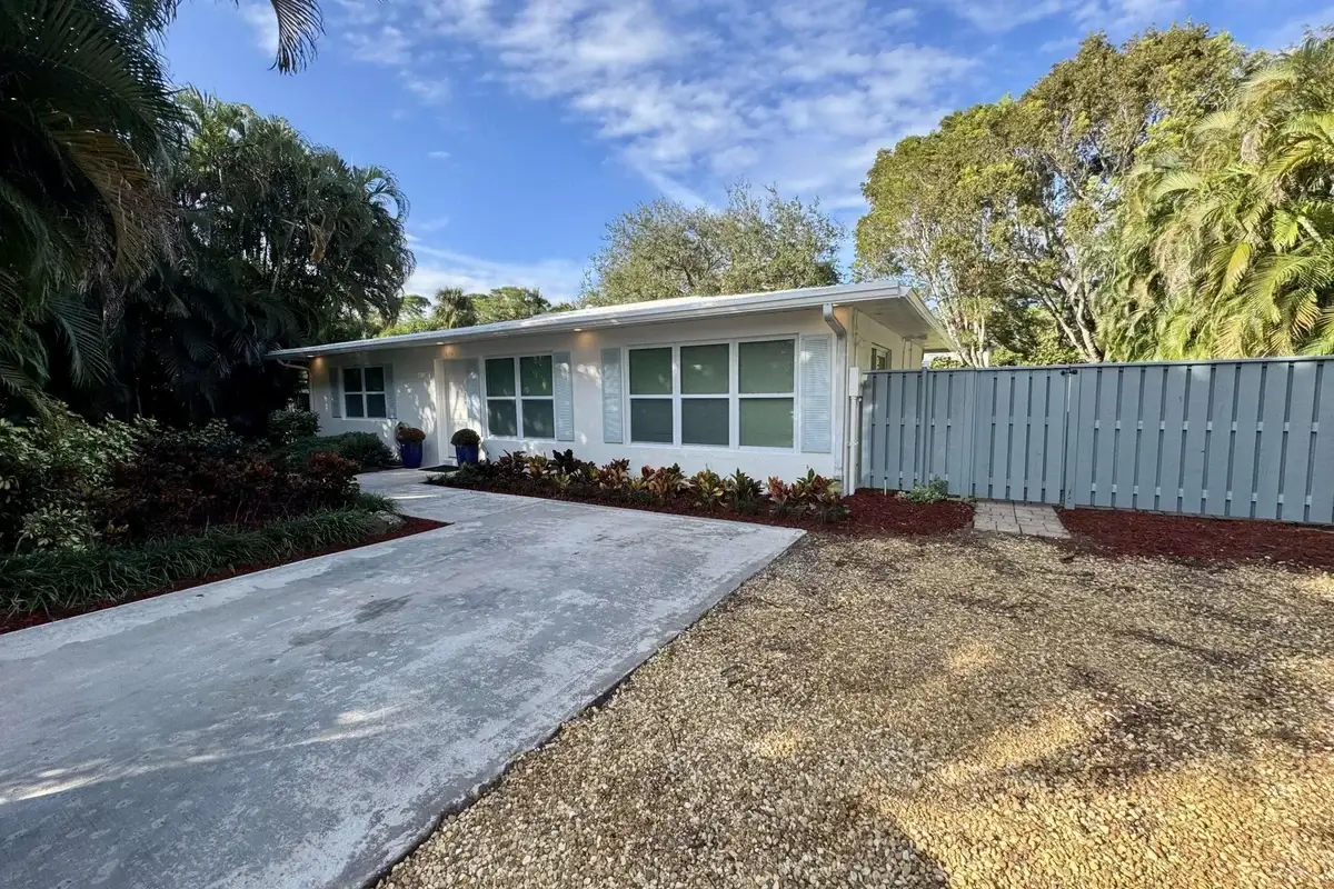 219 Old Jupiter Beach Rd, Jupiter: photo 1 of 15