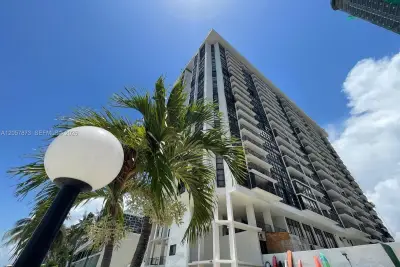 1865 Brickell Ave, Miami: photo 1 of 26