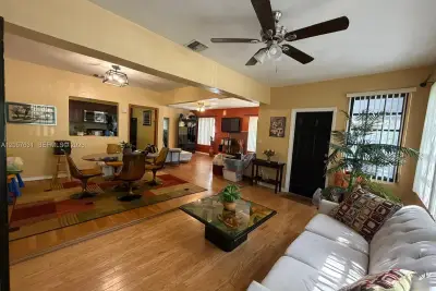 709 N 26th Ave, Hollywood: photo 1 of 11