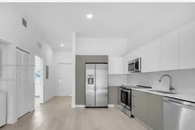 501 W Dixie Hwy #C101, Hallandale Beach: photo 1 of 12