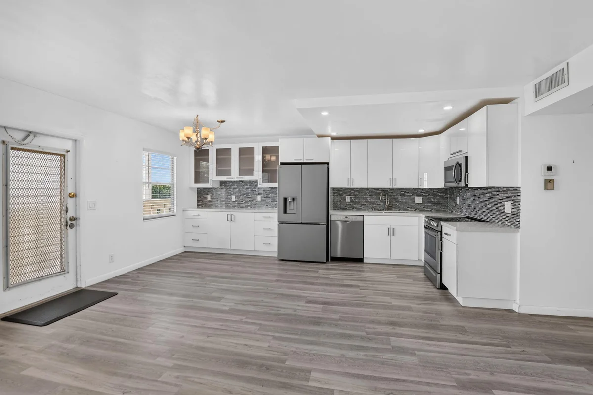 4025 Guildford #B, Boca Raton: photo 1 of 16