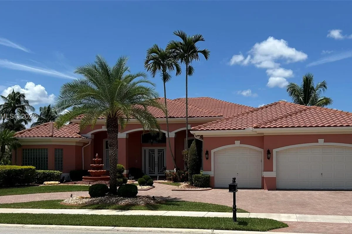 15171 SW 35th St, Davie: photo 1 of 5