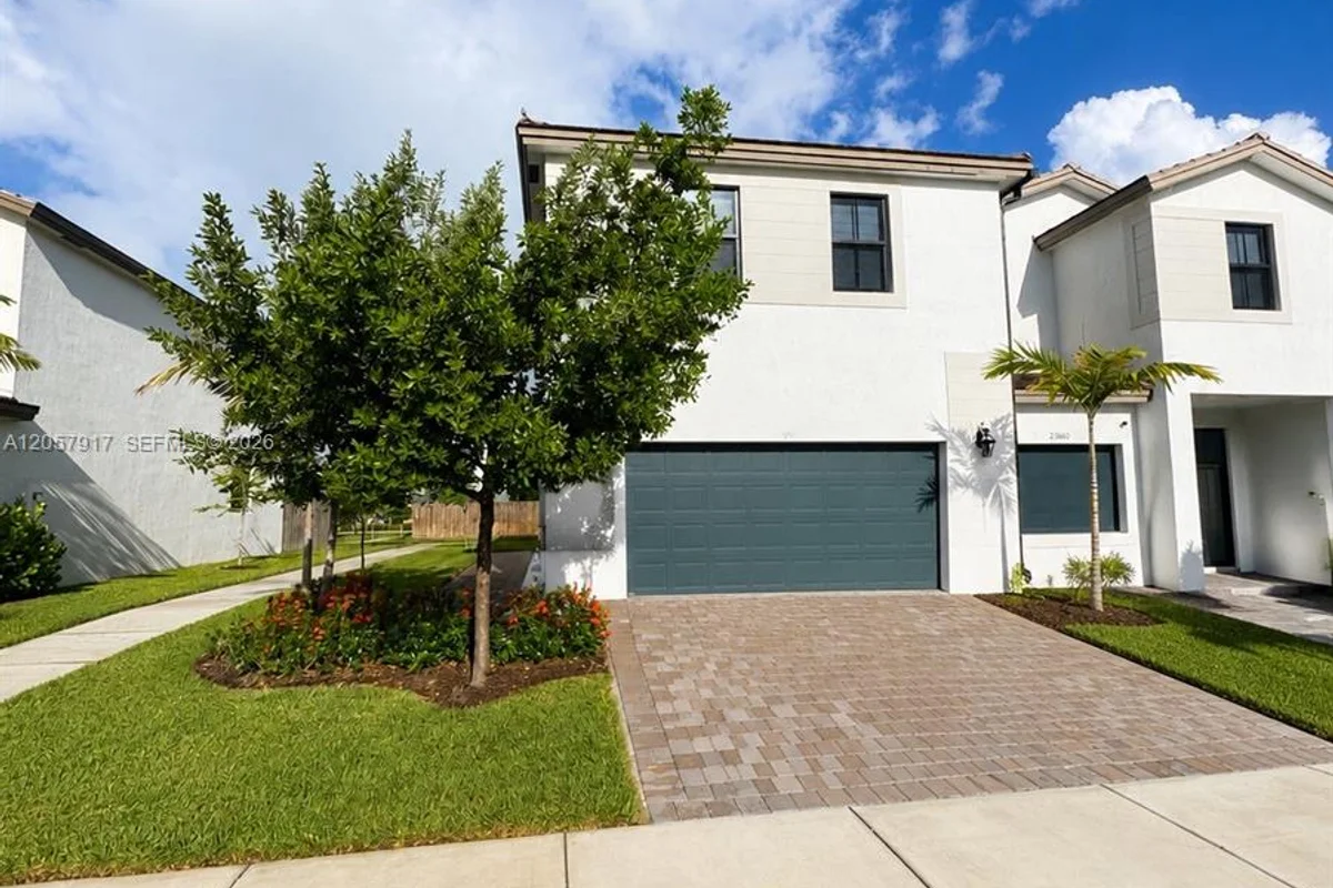 23068 SW 129th Pl, Miami: photo 1 of 17