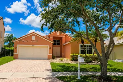 1041 Cedar Falls Dr, Weston: photo 1 of 33