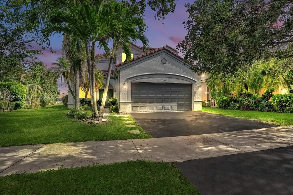 1216 Chinaberry Dr, Weston: photo 1 of 101