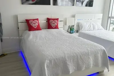 1750 N Bayshore Dr #2914, Miami: photo 1 of 16