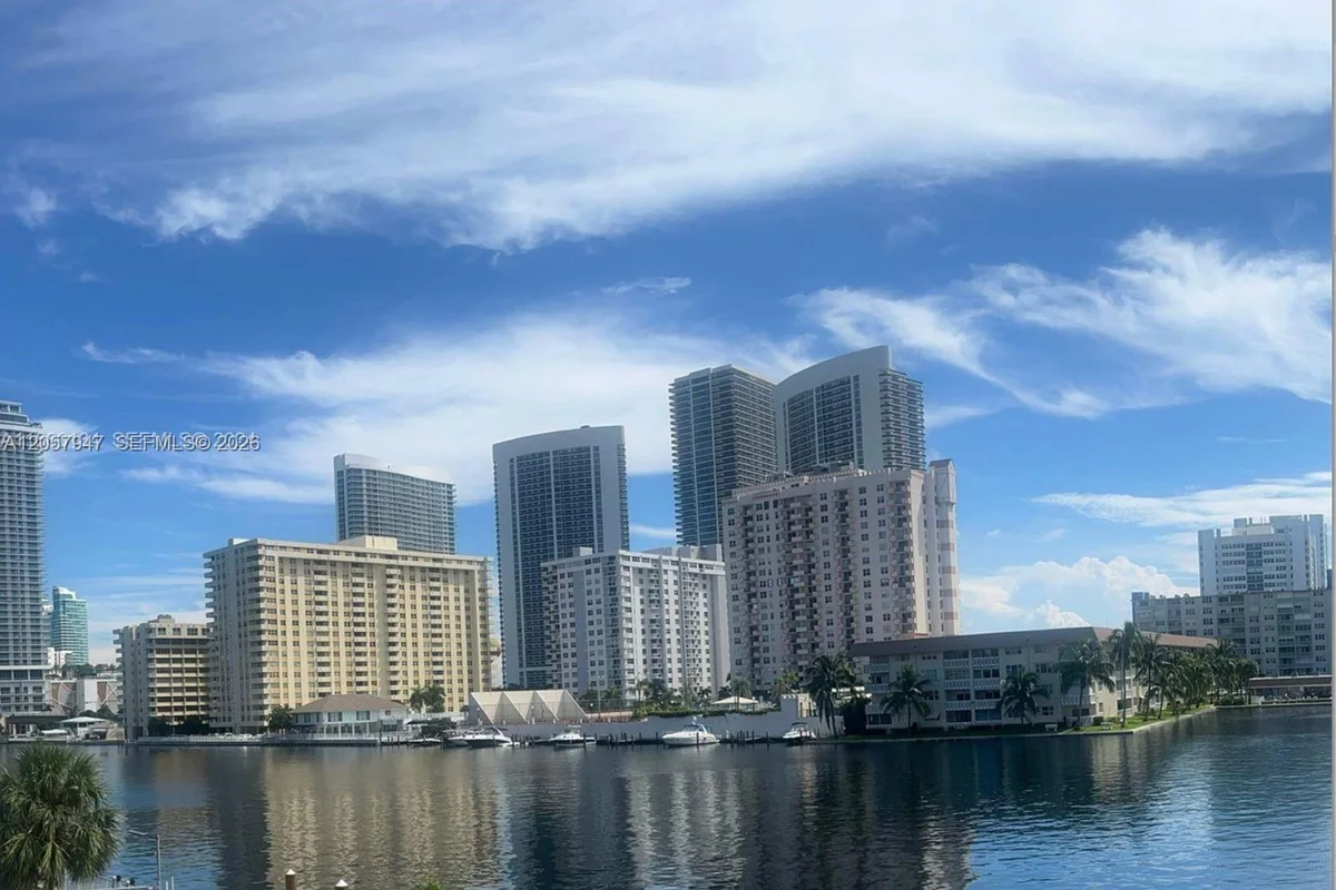 111 Golden Isles Dr #F10, Hallandale Beach: photo 1 of 25