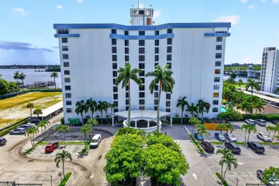 3800 Washington Rd #708, West Palm Beach: photo 1 of 60