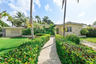 4445 N Michigan Ave, Miami Beach: photo 1 of 24