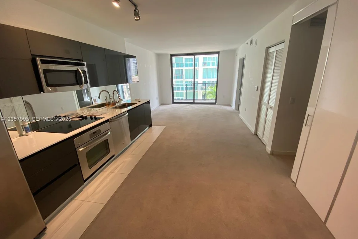 31 SE 6 St #706, Miami: photo 1 of 21