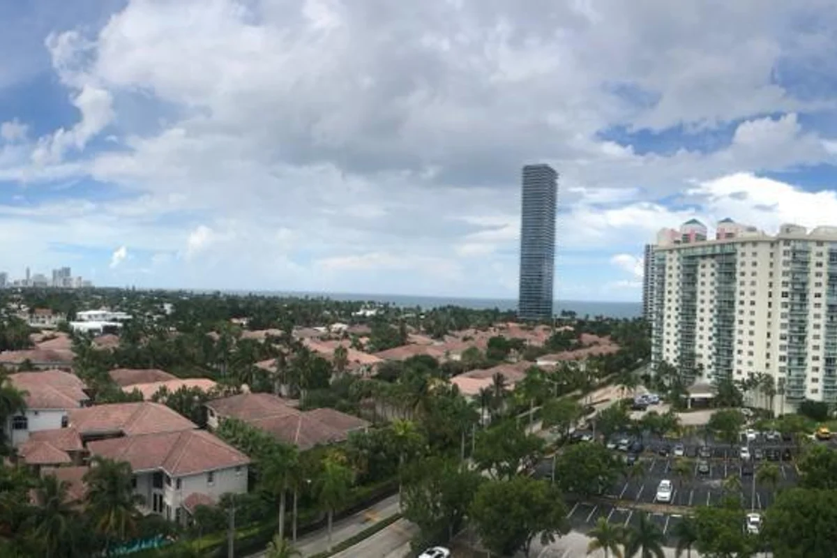 19380 Collins Ave #1018, Sunny Isles Beach: photo 1 of 16