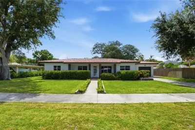 417 NE 11th Ave, Pompano Beach: photo 1 of 79