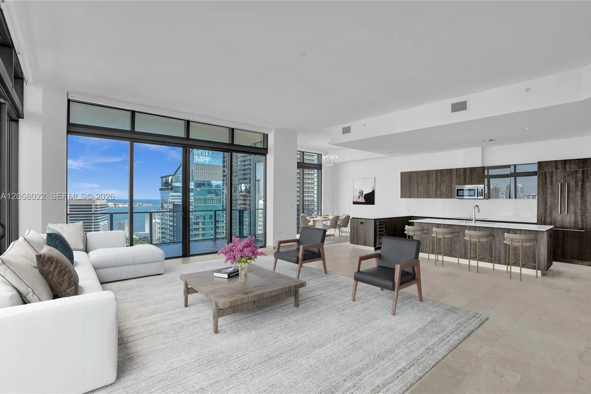 88 SW 7th St #4011, Miami: photo 1 of 29