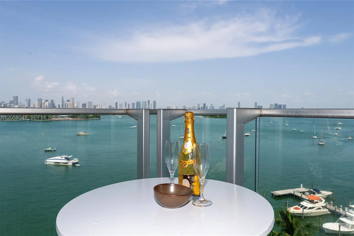 1100 W Ave #1016, Miami Beach: photo 1 of 26