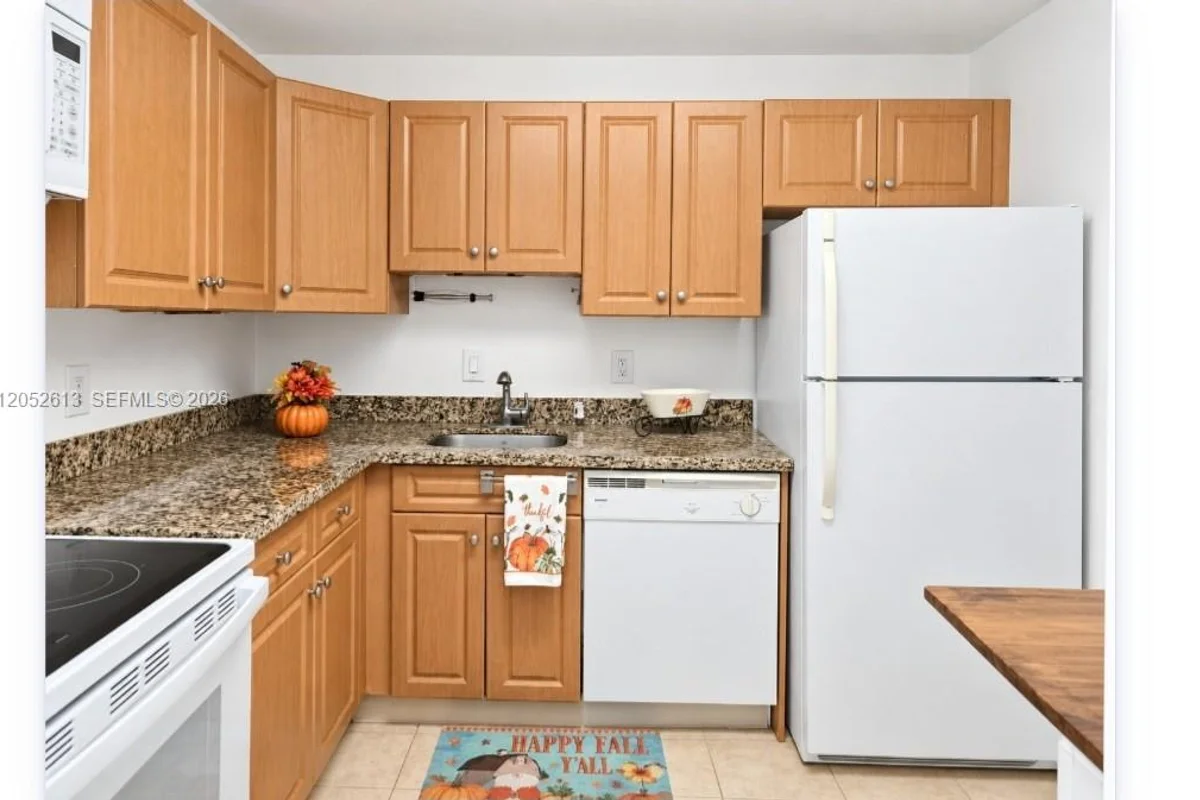 5112 NW 79th Ave #203, Doral: photo 1 of 14