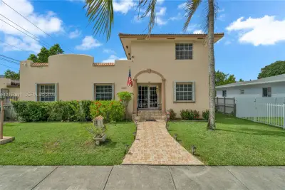 2204 SW 11th Ter, Miami: photo 1 of 54