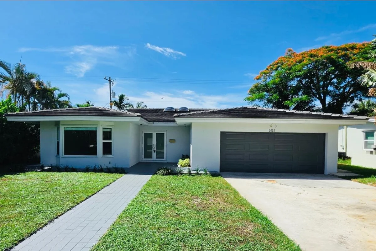 2648 NE 9th St, Pompano Beach: photo 1 of 15