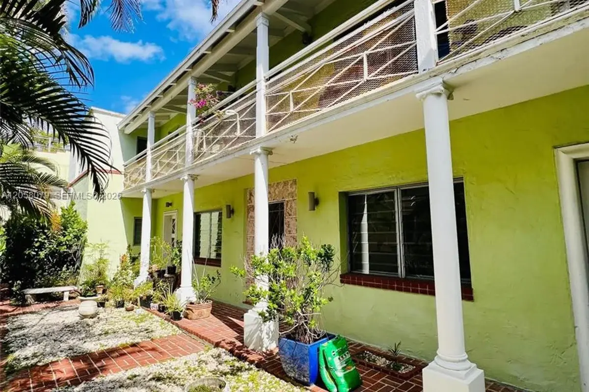 2830 Pine Tree Dr #1, Miami Beach: photo 1 of 23