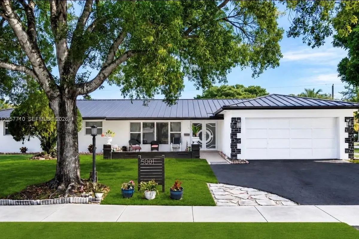 5001 Madison St, Hollywood: photo 1 of 26