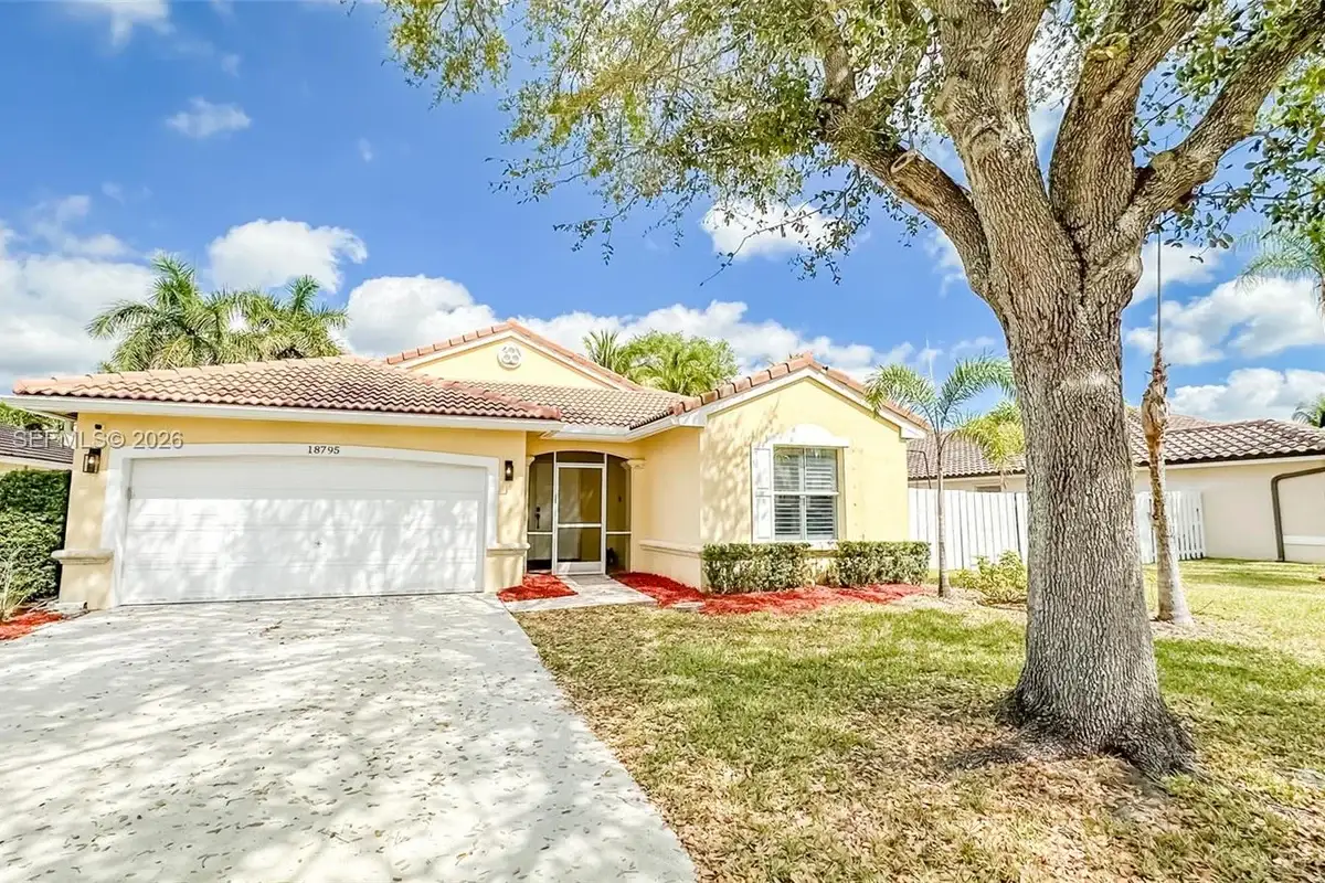 18795 NW 24th Ct, Pembroke Pines: photo 1 of 20