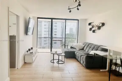 3301 N Country Club Dr #712, Aventura: photo 1 of 32