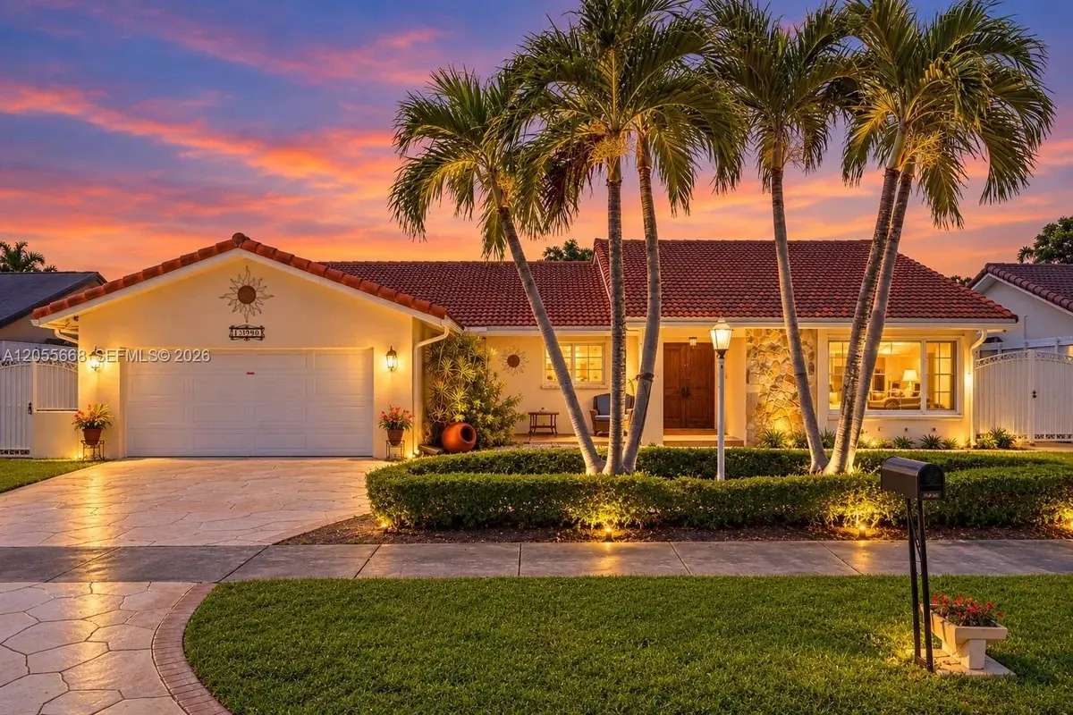 13390 SW 1st St, Miami: photo 1 of 52