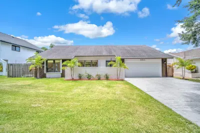 8411 SW 57th St, Davie: photo 1 of 43